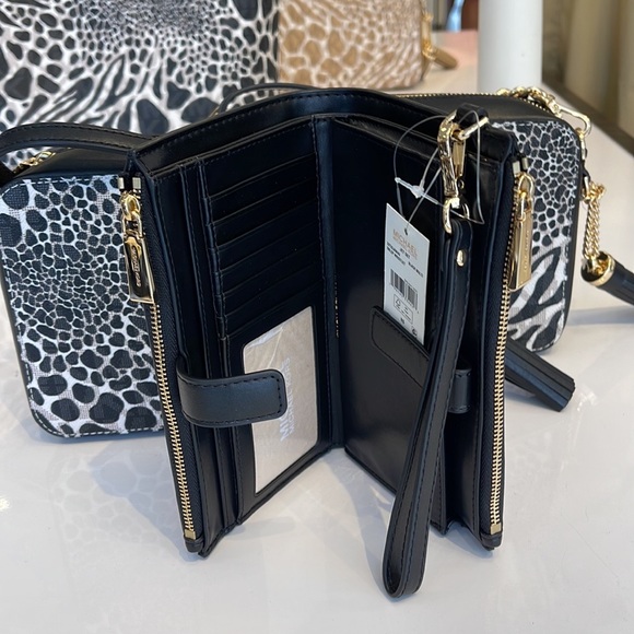 MICHAEL KORS LARGE DOUBLE ZIP WRISTLET WALLET PHONE CASE CLUTCH
Black Multi - Picture 11 of 16